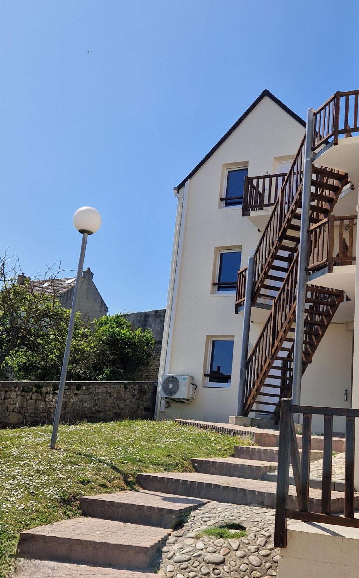 Hotel Eisenhower Port-en-Bessin-Huppain Exterior photo